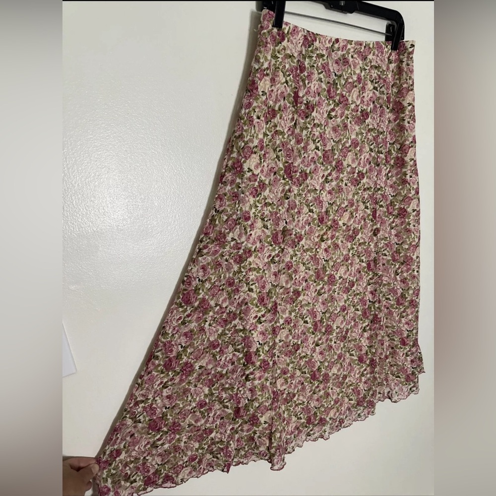 R.Q.T. skirt women’s size M fully lined rose lace beautiful - Picture 3 of 8